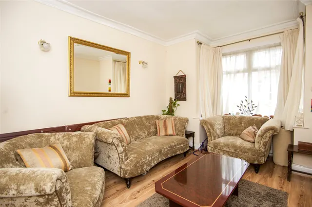 Photo 3 — Annesley Avenue, London, NW9 5EG