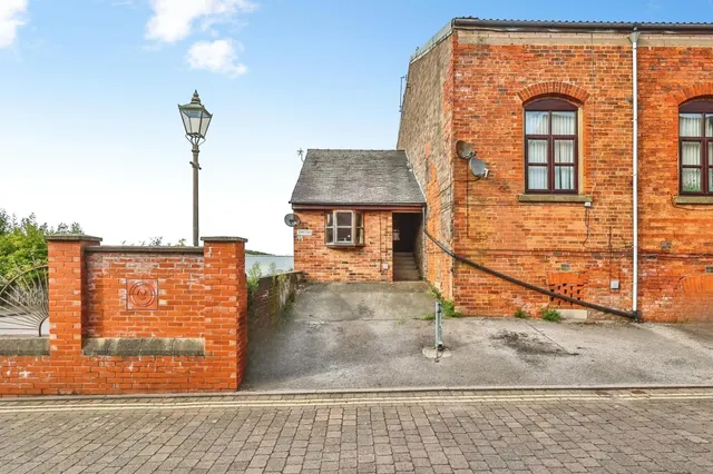 Charlotte Court, Eastwood, NG16, photo 2