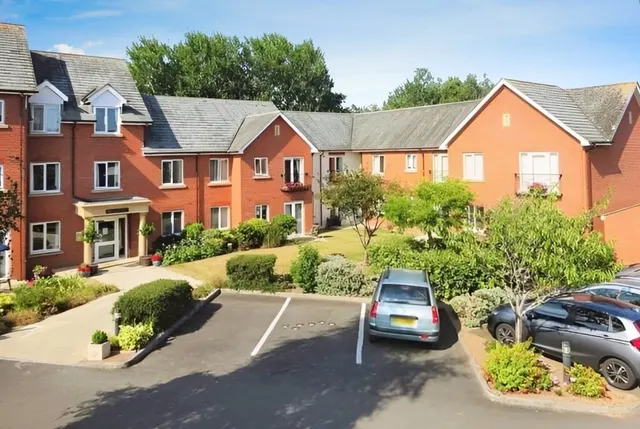 Pegasus Court, North Street, photo 1