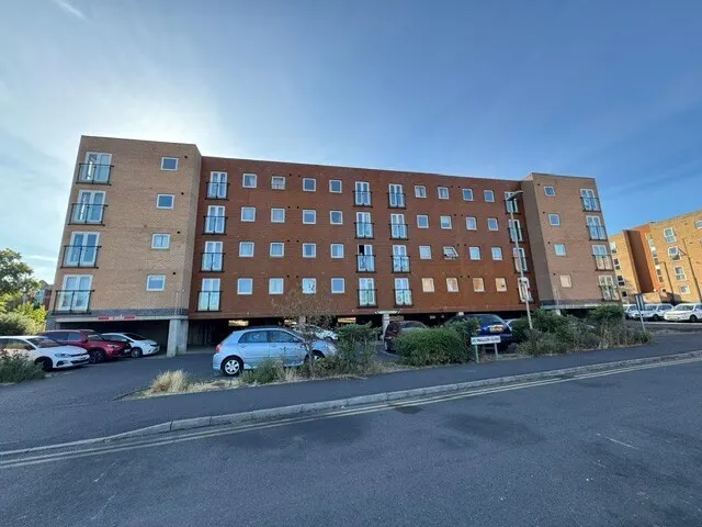 Pavilion Close, Leicester, LE2
