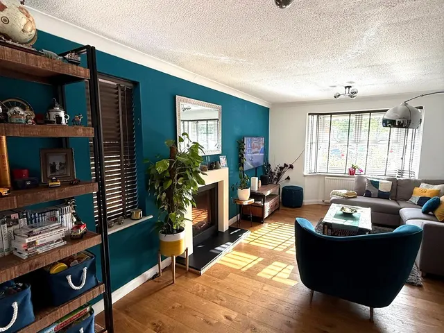 Photo 2 — Oldwood Chase, Farnborough, Hampshire, GU14 0QS