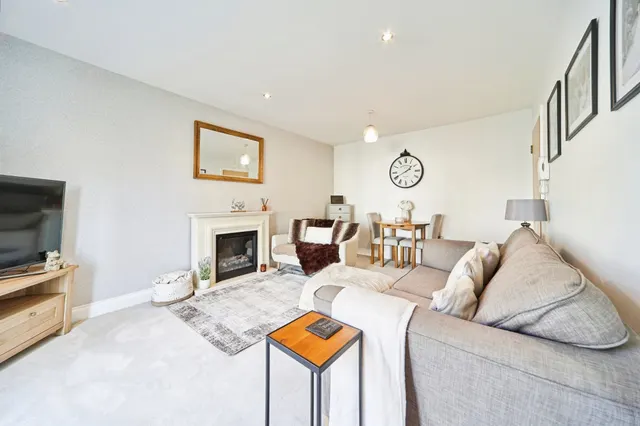 Clifford Drive, Menston, LS29, photo 2