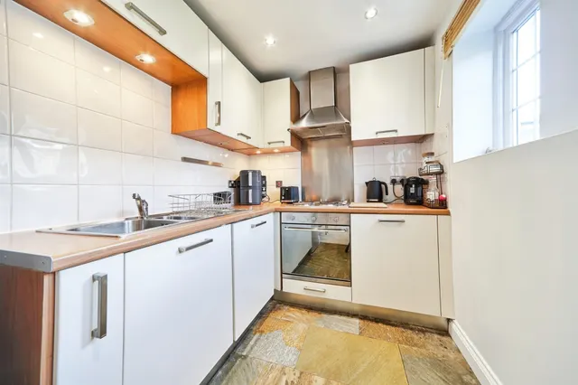 Clifford Drive, Menston, LS29, photo 3