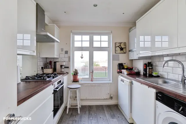 Greenhaven Drive, London, SE28, photo 2