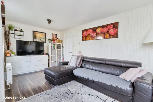 Greenhaven Drive, London, SE28, photo 1