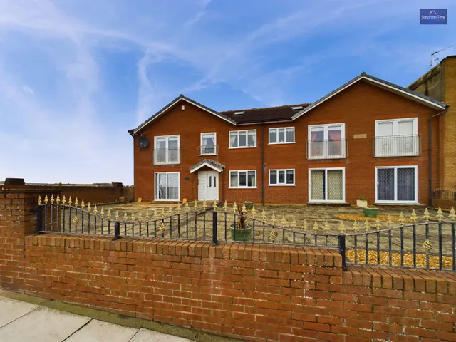 Harrowside, FY4, photo 1