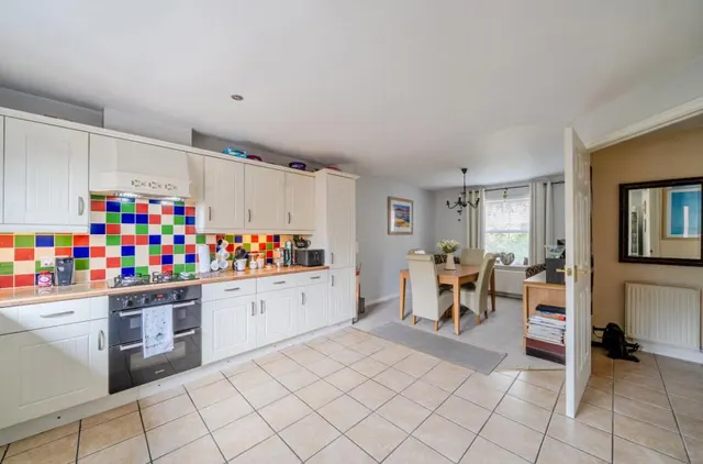 Sandbourne Road, Swindon, SN25, photo 3