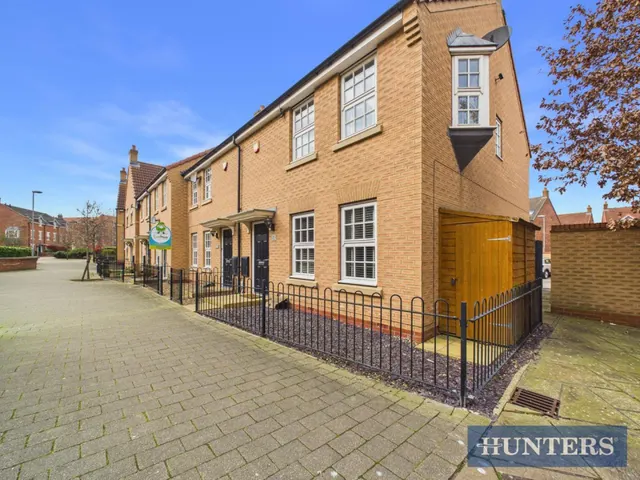 Photo 2 — Dickinson Walk, Beverley, East Yorkshire, HU17 0FT