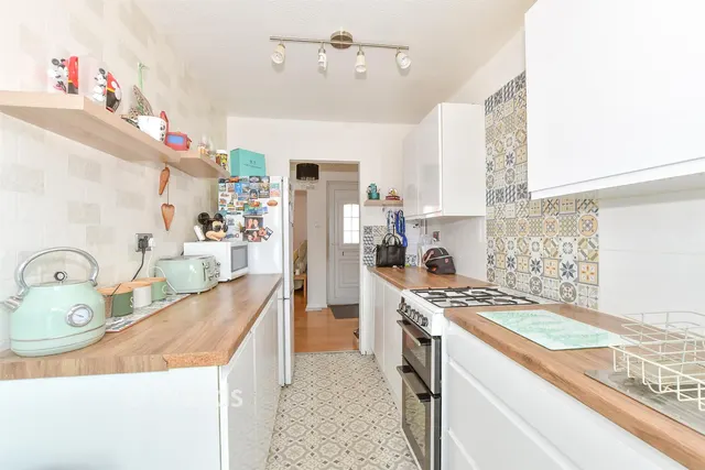 Warren Road, Folkestone, CT19, photo 3