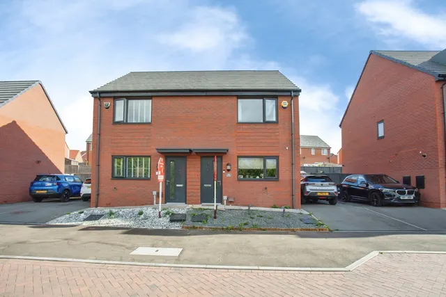 Dove Lane, Woodlands, Doncaster, South Yorkshire, DN6, photo 1