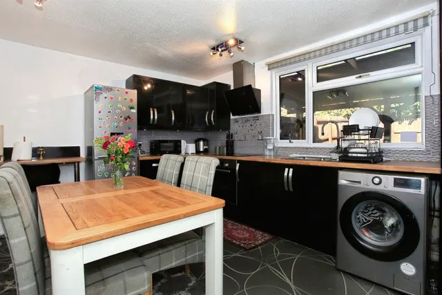 Heyford Close, Peterborough, PE4, photo 2