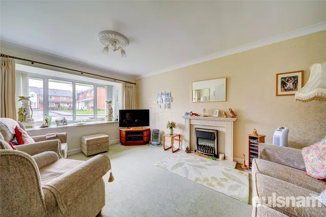 Photo 2 — St. Georges Crescent, Droitwich, Worcestershire, WR9 8BX
