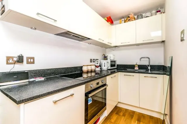 Bridge Road, East Molesey, KT8, photo 3