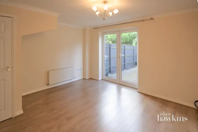 Sprats Barn Crescent, Royal Wootton Bassett, SN4, photo 3