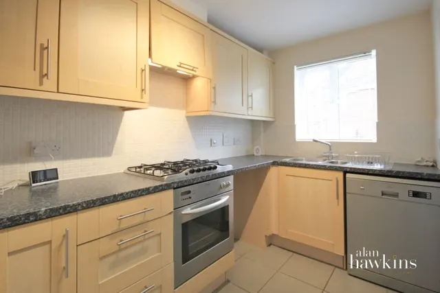 Sprats Barn Crescent, Royal Wootton Bassett, SN4, photo 2