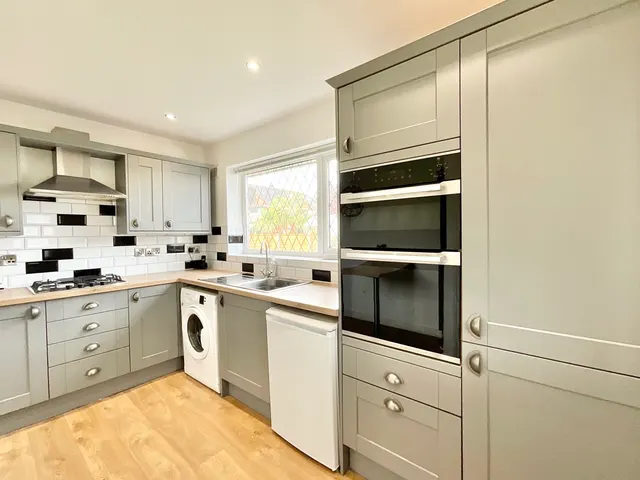 Axon Crescent, Stoke-On-Trent, ST3, photo 2