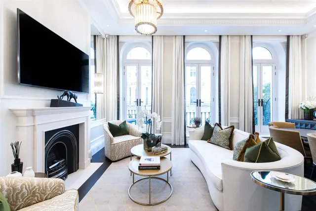 Photo 2 — Prince Of Wales Terrace, Kensington, London, W8