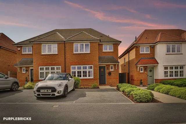 Hotspur Way, Leeds, LS25, photo 2