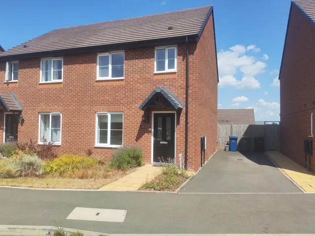 Bolsover Drive, Stafford, ST16, photo 1
