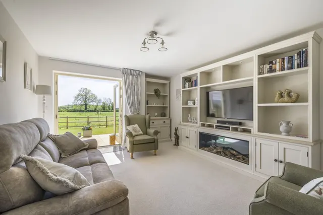 Rooktree Farm Court, Down Ampney, GL7, photo 2