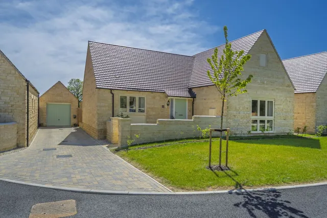 Rooktree Farm Court, Down Ampney, GL7, photo 1