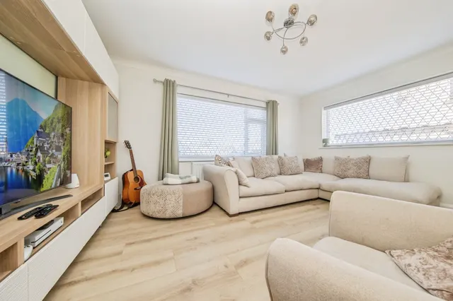 Victoria Avenue, Kirby-le-Soken, CO13, photo 3