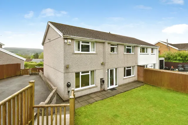 Aneurin Place, Ebbw Vale, photo 1