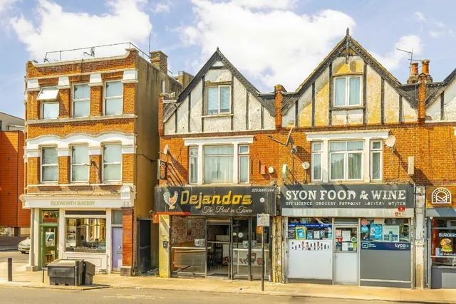 Twickenham Road, TW7, photo 1