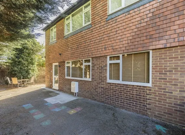 Thames Street, Sunbury-On-Thames, TW16, photo 1