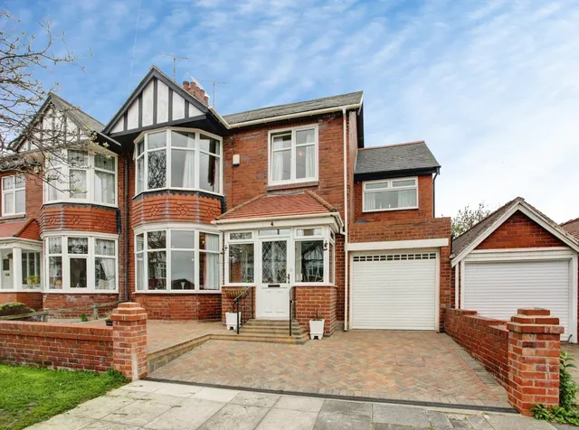 Monkseaton Drive, Whitley Bay, Tyne and Wear, NE26, photo 1