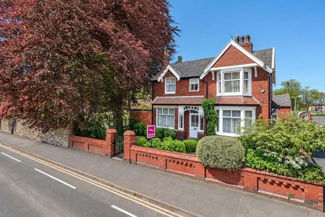 Park Road, Chorley, PR7, photo 1