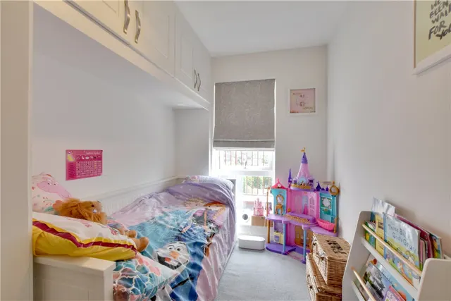 Photo 3 — Cowan House, 37 Greenwich High Road, Greenwich, London, SE10