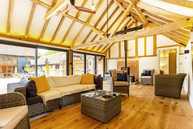 Photo 2 — Kerves Lane Horsham RH13