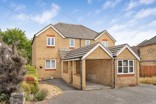 Clarence Street, Egham, TW20, photo 1