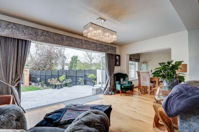 Marjorams Avenue, Loughton, IG10, photo 2