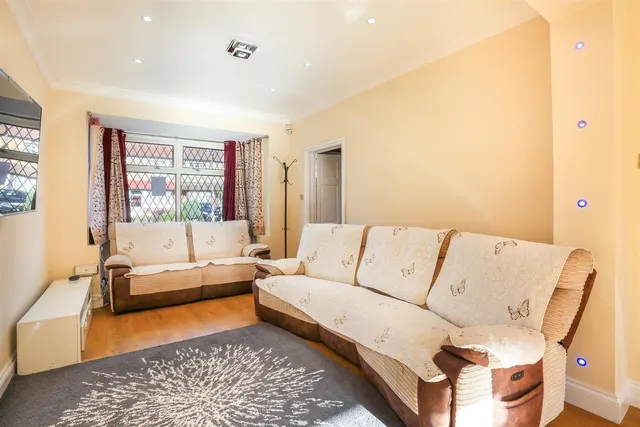 Photo 3 — Pelton Avenue, Sutton, Surrey, SM2 5NN