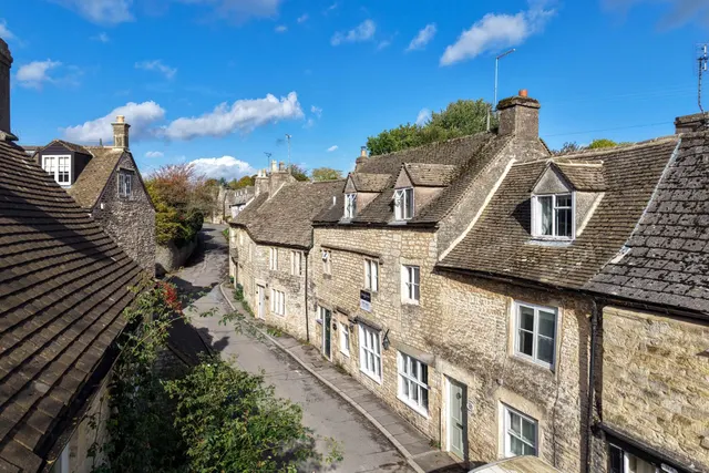High Street, Bisley, GL6, photo 3