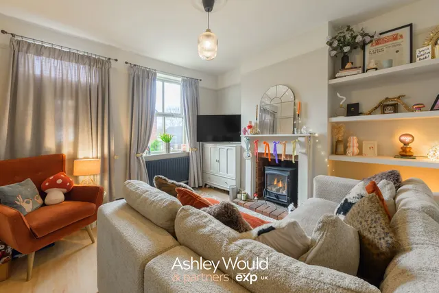 Photo 3 — Laurel Lane, Halesowen, B63 3DA