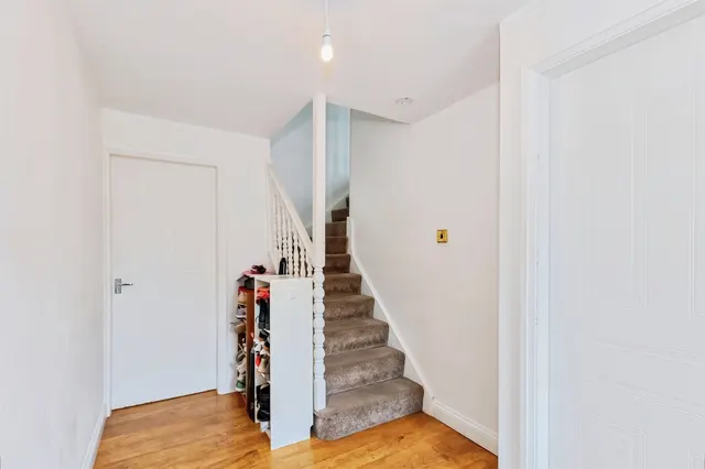 Thomas Close, Corby, NN18, photo 2