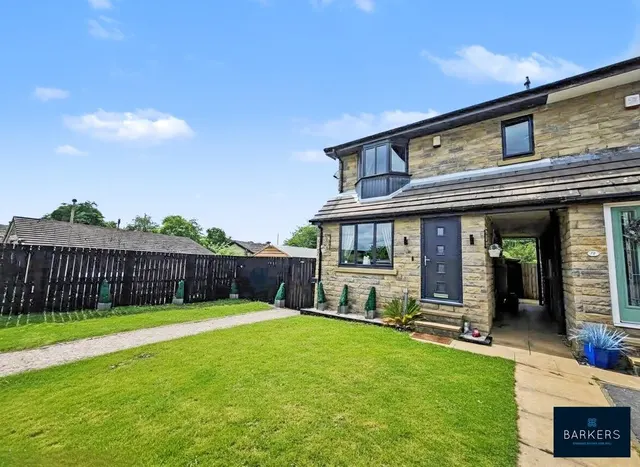 Photo 2 — Weavers Croft Rawfolds, Cleckheaton BD19 5NE
