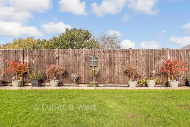 The Drive, Horley, RH6, photo 3