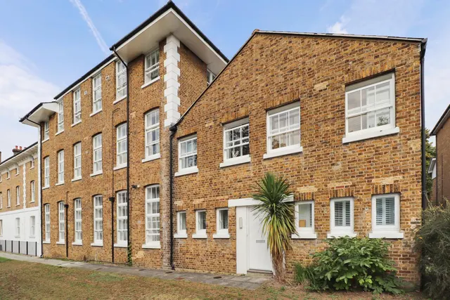 Woolwich Road, London, SE2, photo 1