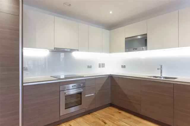 Silverworks Close, Colindale, NW9, photo 2