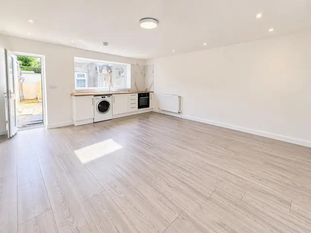 Neville Street, Riverside, CF11, photo 1