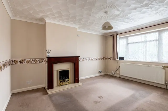 Photo 2 — Warwick Crescent, Sittingbourne, ME10 1TG