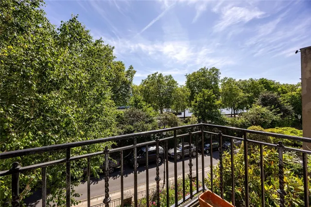 Photo 2 — Cheyne Walk, London, SW3
