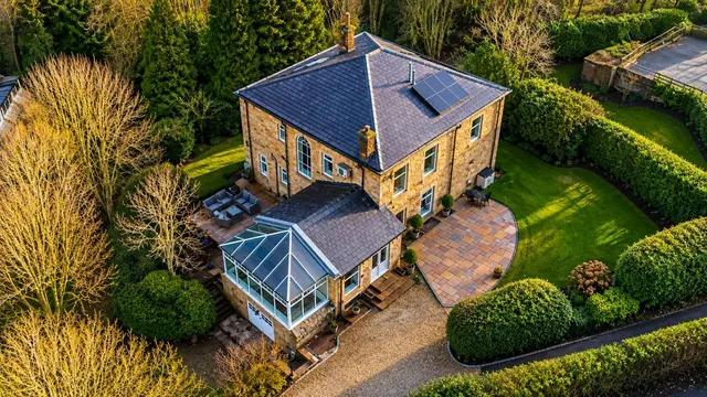'Heatherby' Astley Bank, photo 1