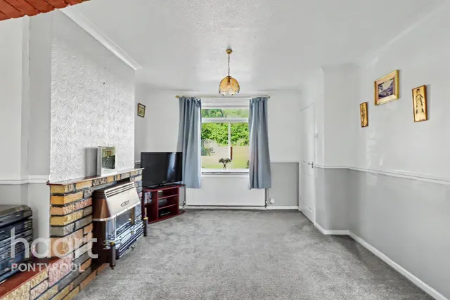 Prince Street, Pontypool, NP4, photo 3