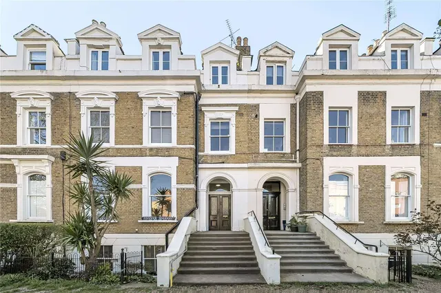 Twickenham Road, Teddington, TW11 8AH, photo 1