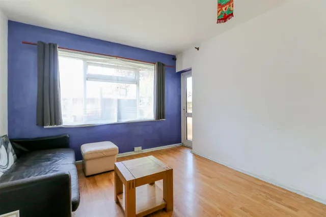 Photo 3 — The Lawns, Chingford, E4 9BZ